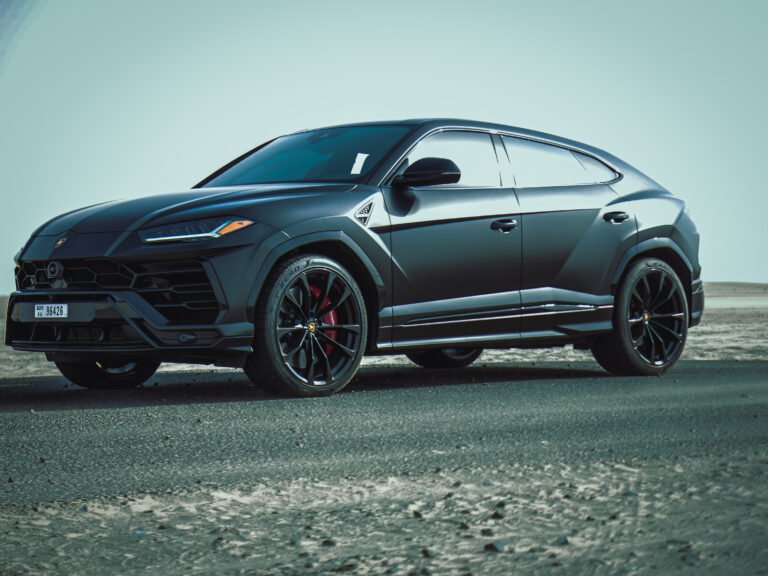 Flexible Car Rental – Experience the Power of the Lamborghini Urus